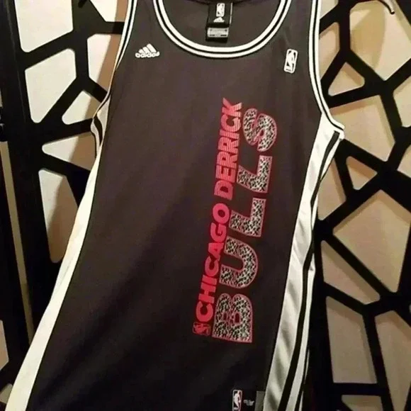 NWOT bulls Jersey - Picture 2 of 5